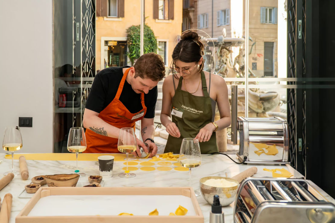 From Market to Table: Private Farmer’s Market Tour & Fresh Pasta Making Experience in Piazza Mattei  (Up to 12 Guests)