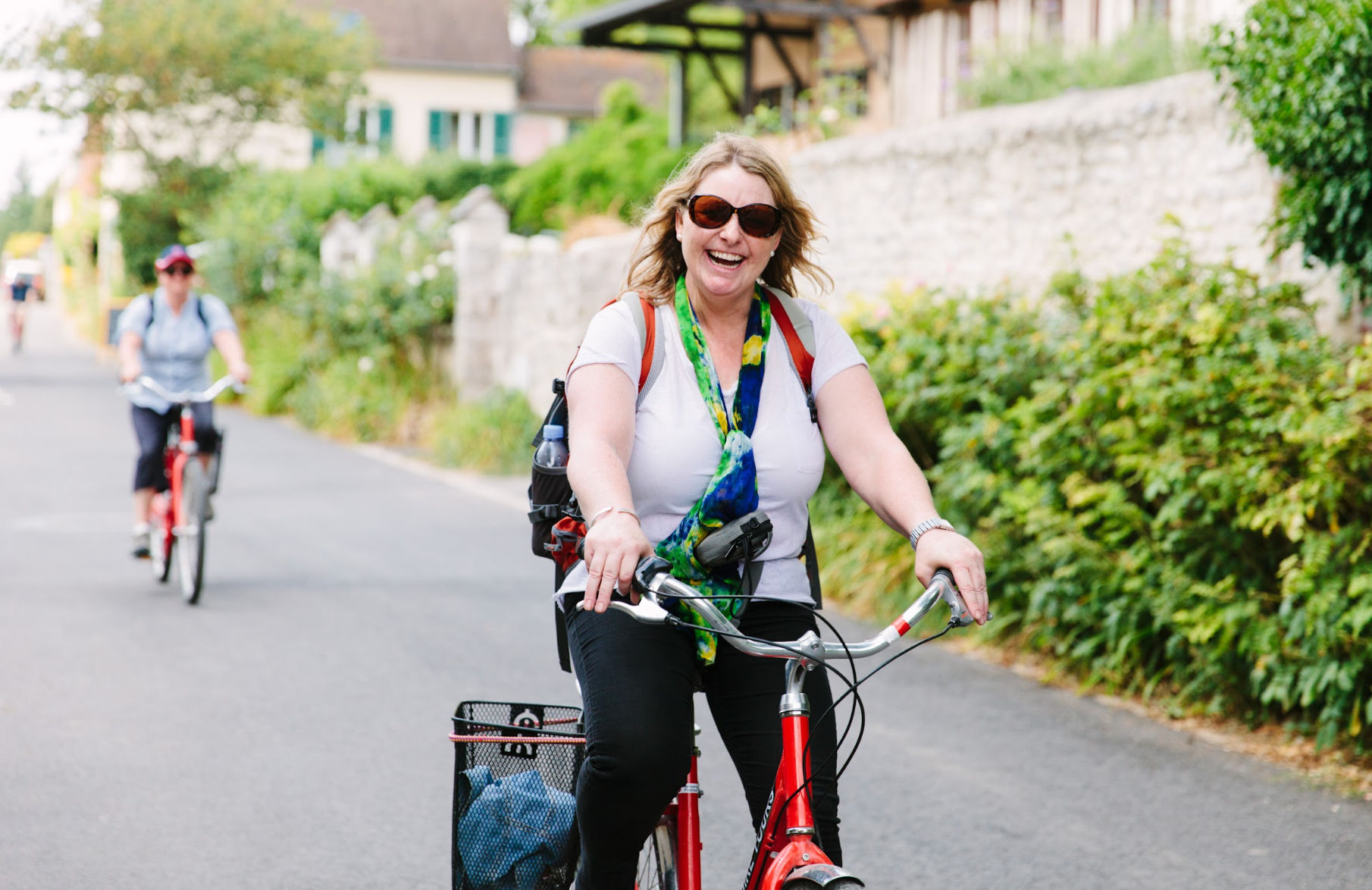 From Paris: Skip the Line Monet Gardens & Giverny Bike Tour with Market Picnic Stop