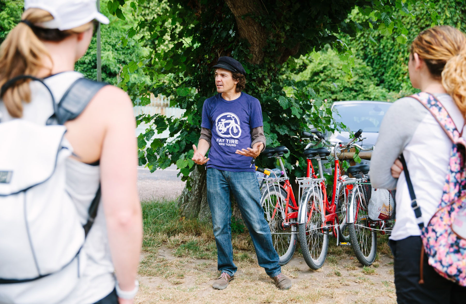 From Paris: Skip the Line Monet Gardens & Giverny Bike Tour with Market Picnic Stop