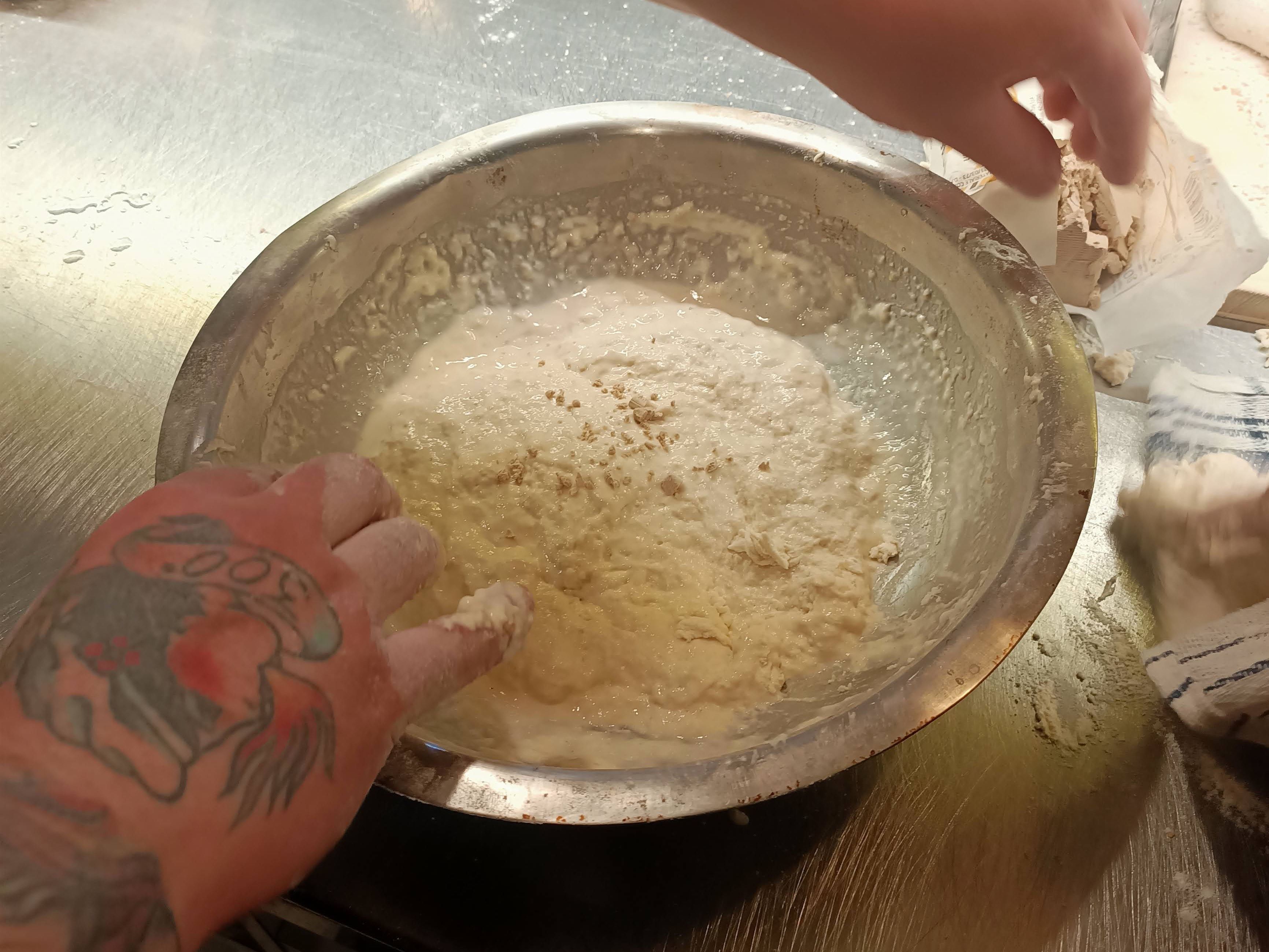 From Vineyard to Table: Wine Tasting and Gourmet Pizza Making in Rome