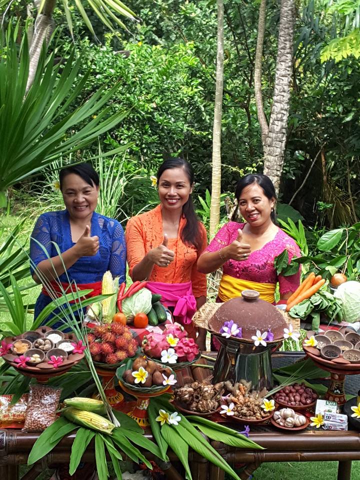 Cook Authentic Balinese & Indonesian Food with Traditional ...