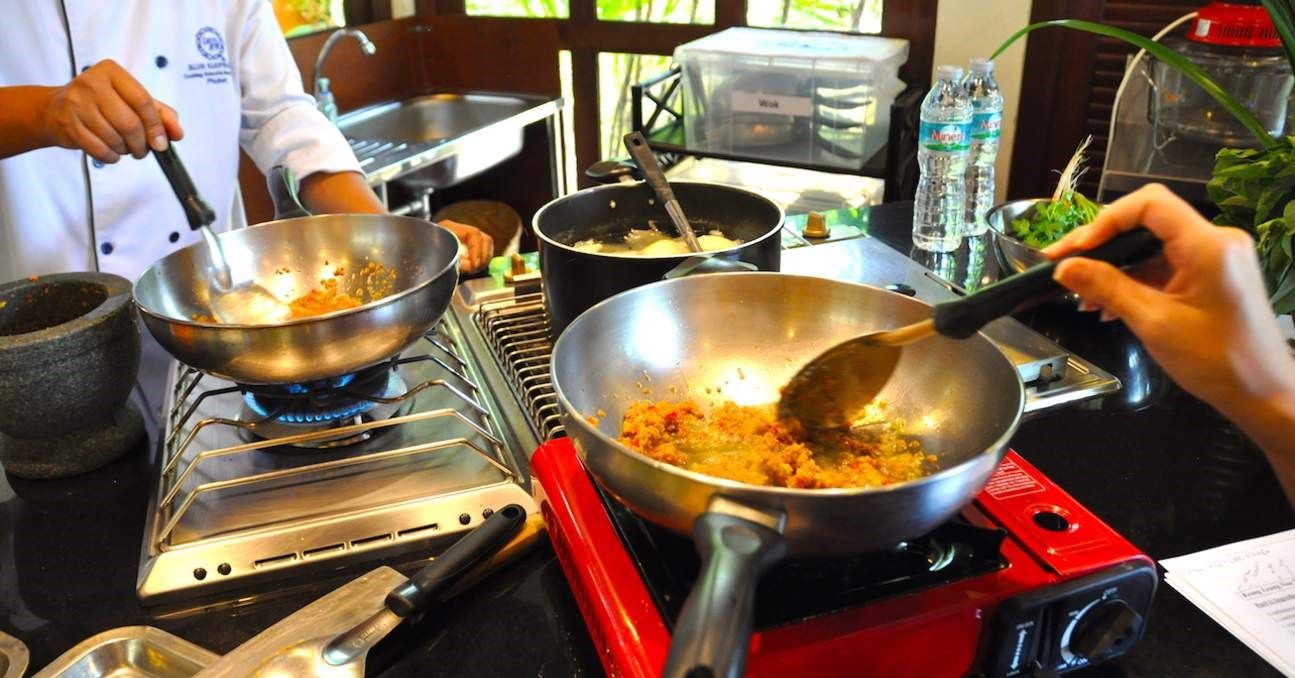 Cours de cuisine thaïlandaise d'une journée complète avec visite du marché et professeur particulier au Blue Elep...