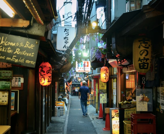 Golden Gai Food Tour in Shinjuku