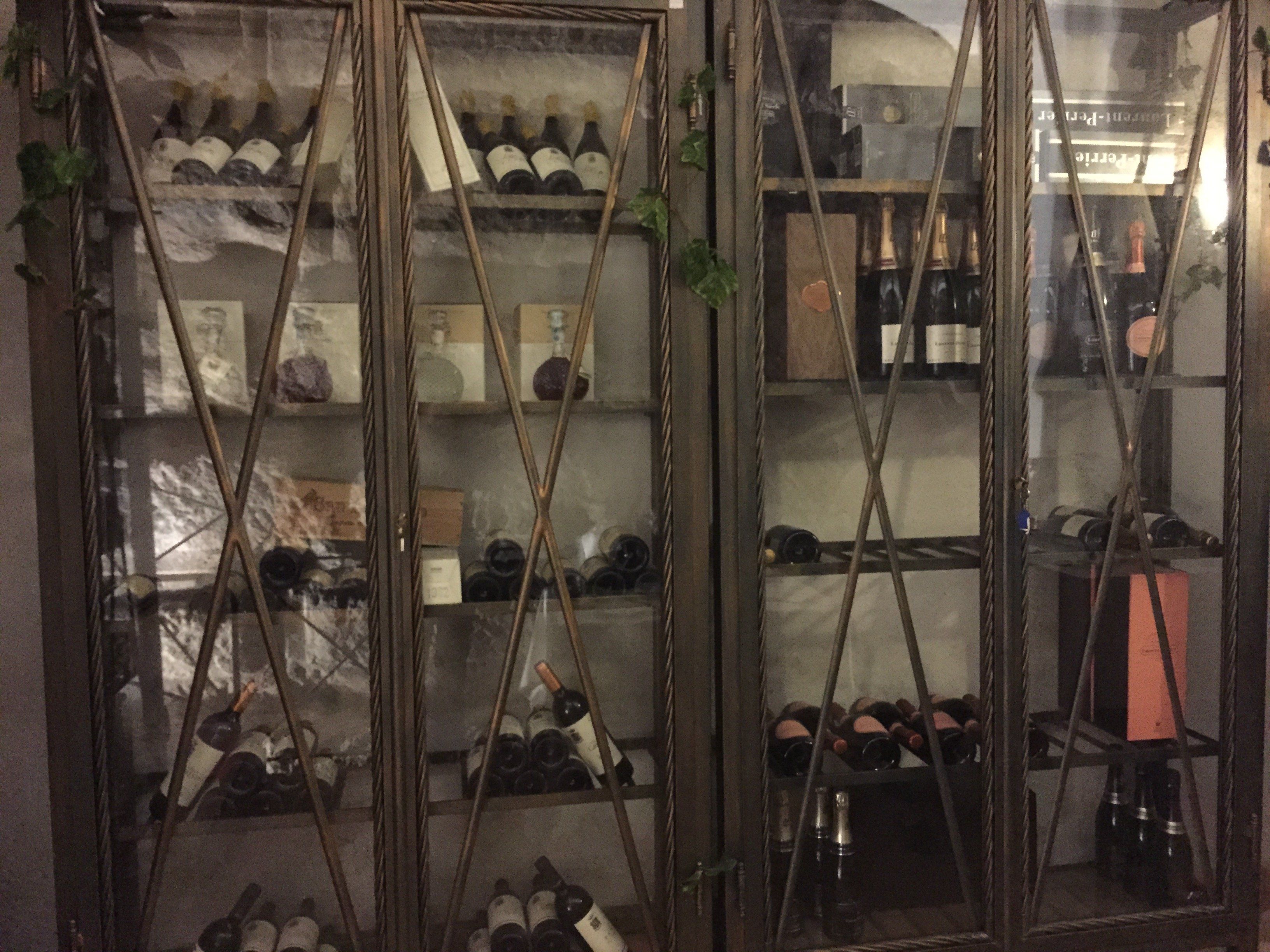 Gourmet Tasting Dinner with Wine Pairing in Luxury Restaurant near the Pantheon