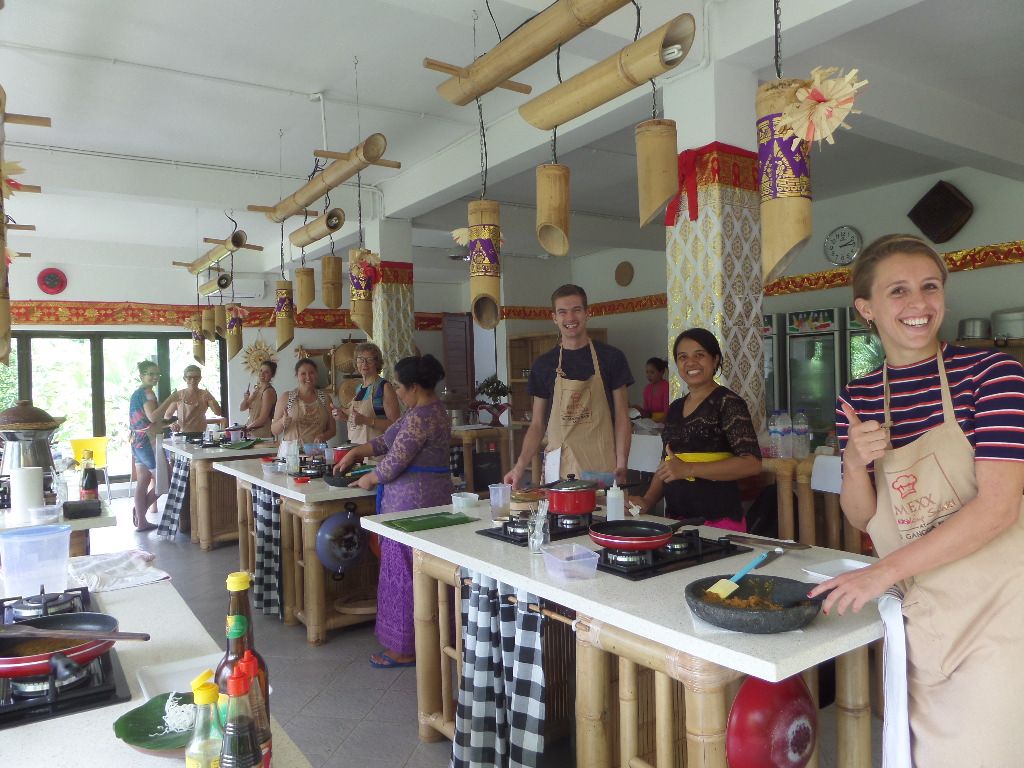 Hands-on Traditional Morning Cooking Class with Market Tour