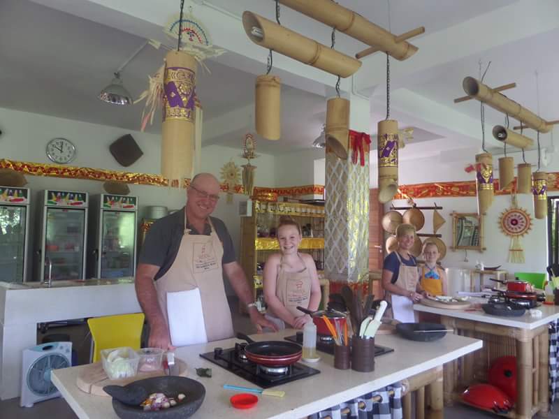 Hands-on Traditional Morning Cooking Class with Market Tour