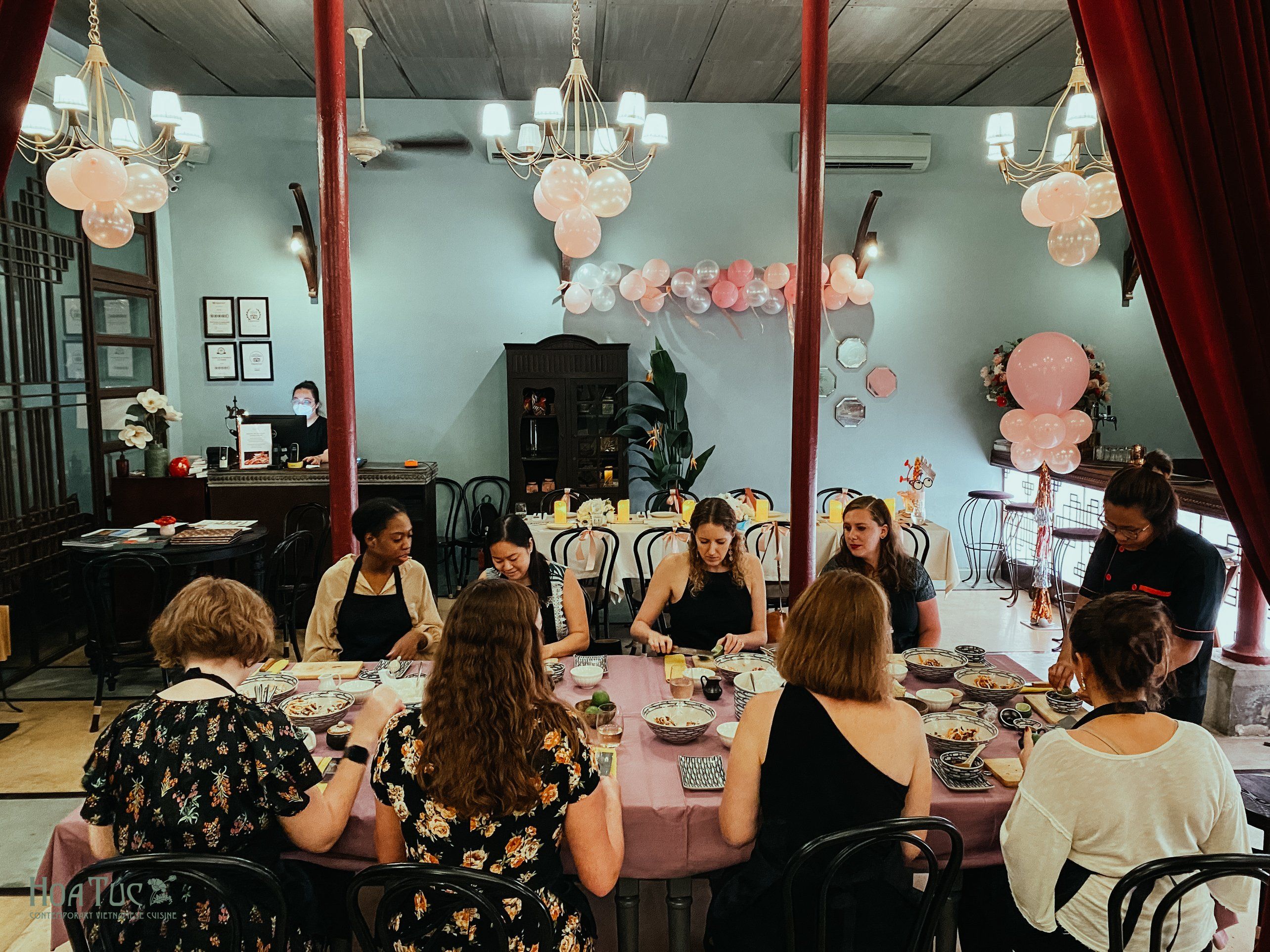 Half-day Gourmet Trip with Hoa Túc Cooking Class