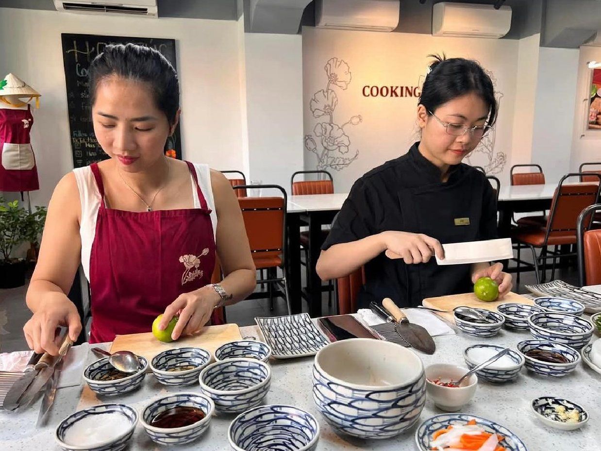 Excursion gastronomique d'une demi-journée avec cours de cuisine Hoa Túc