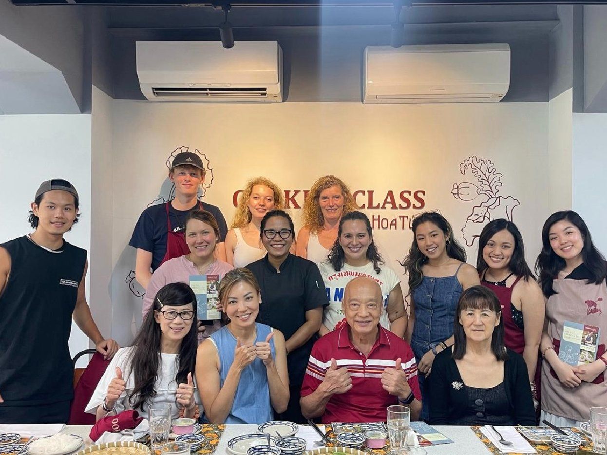 Excursion gastronomique d'une demi-journée avec cours de cuisine Hoa Túc