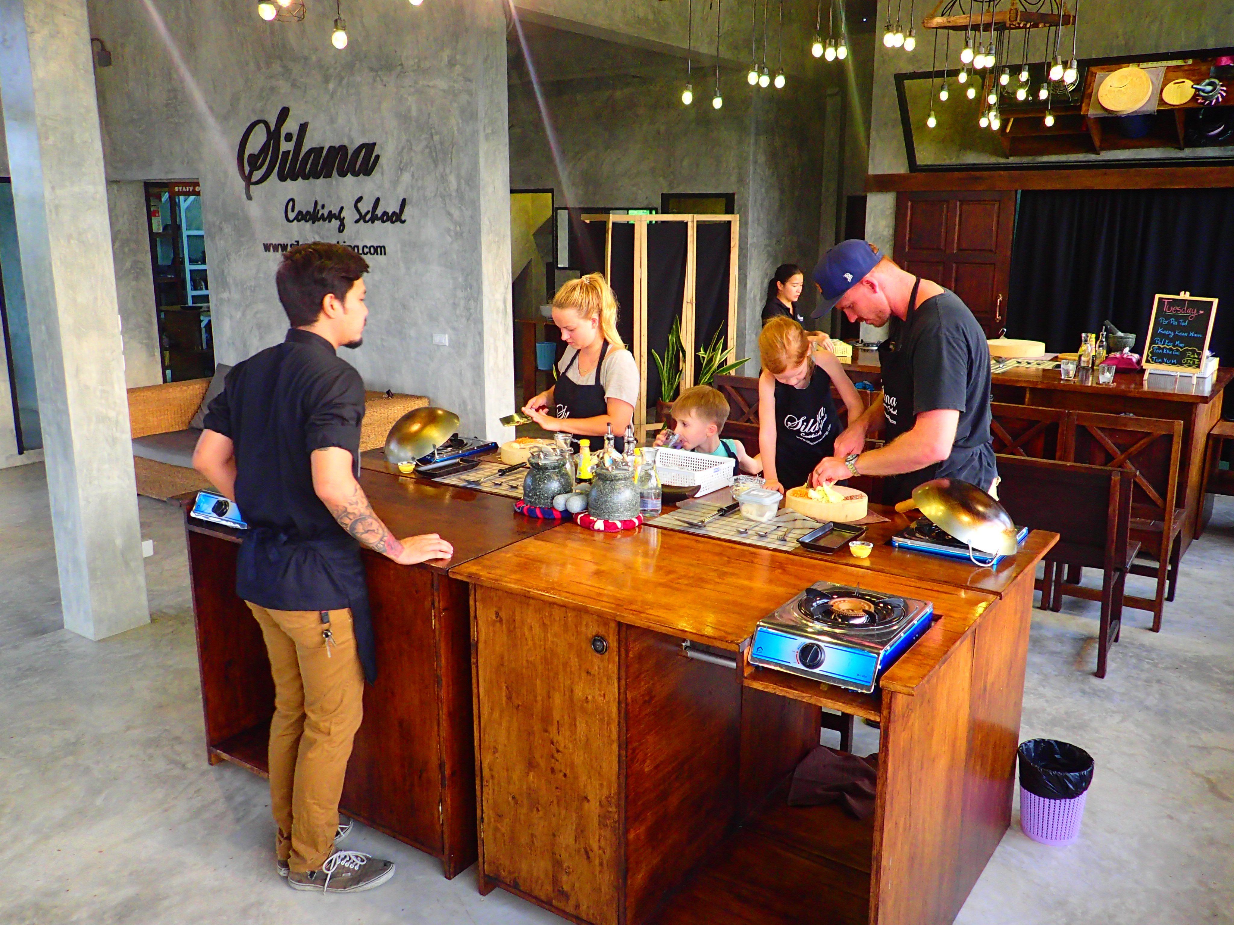 Half Day Thai Authentic Cooking Class With Market Tour