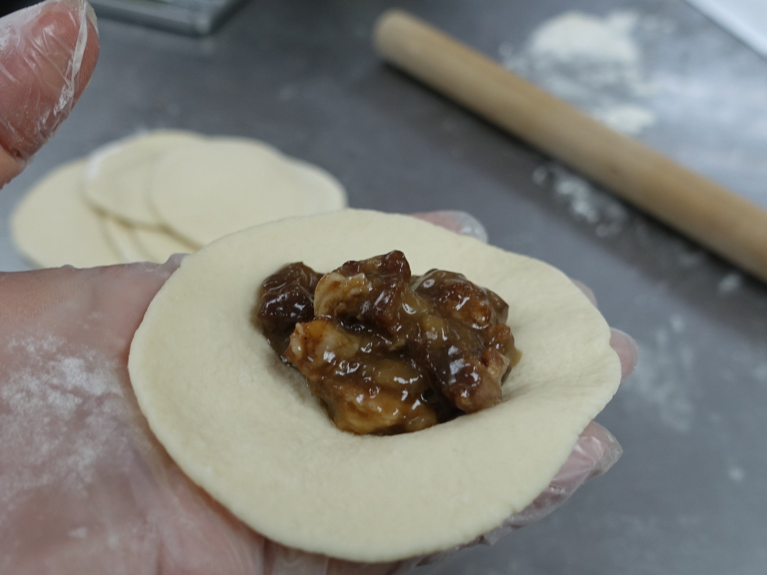 Panini al maiale alla griglia fatti in casa e maiale fatto in casa con tè cinese