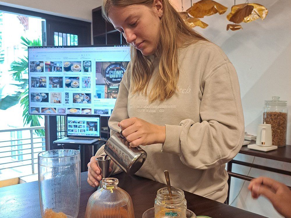 Hanoi: Historical Old Quater and Local Coffee Tour