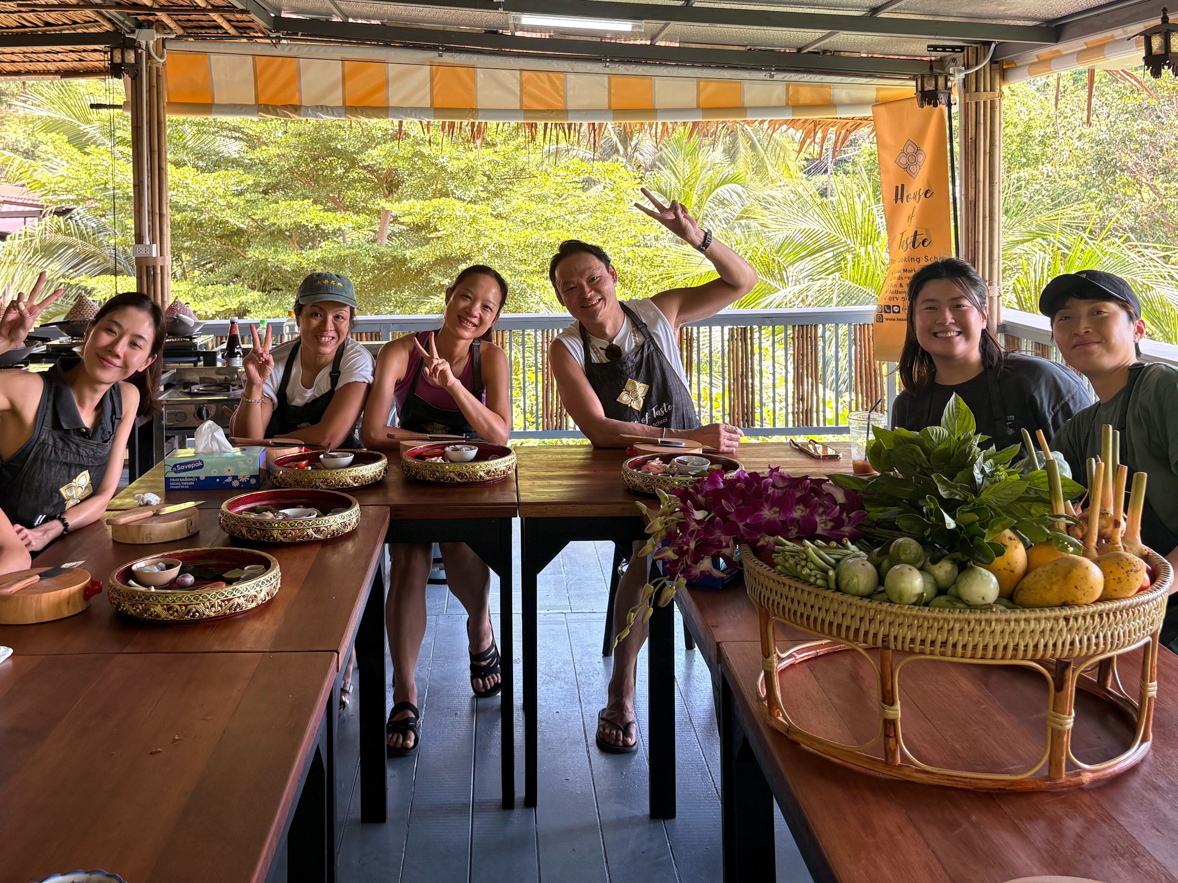 Aula prática de culinária tailandesa e visita ao mercado em Phuket