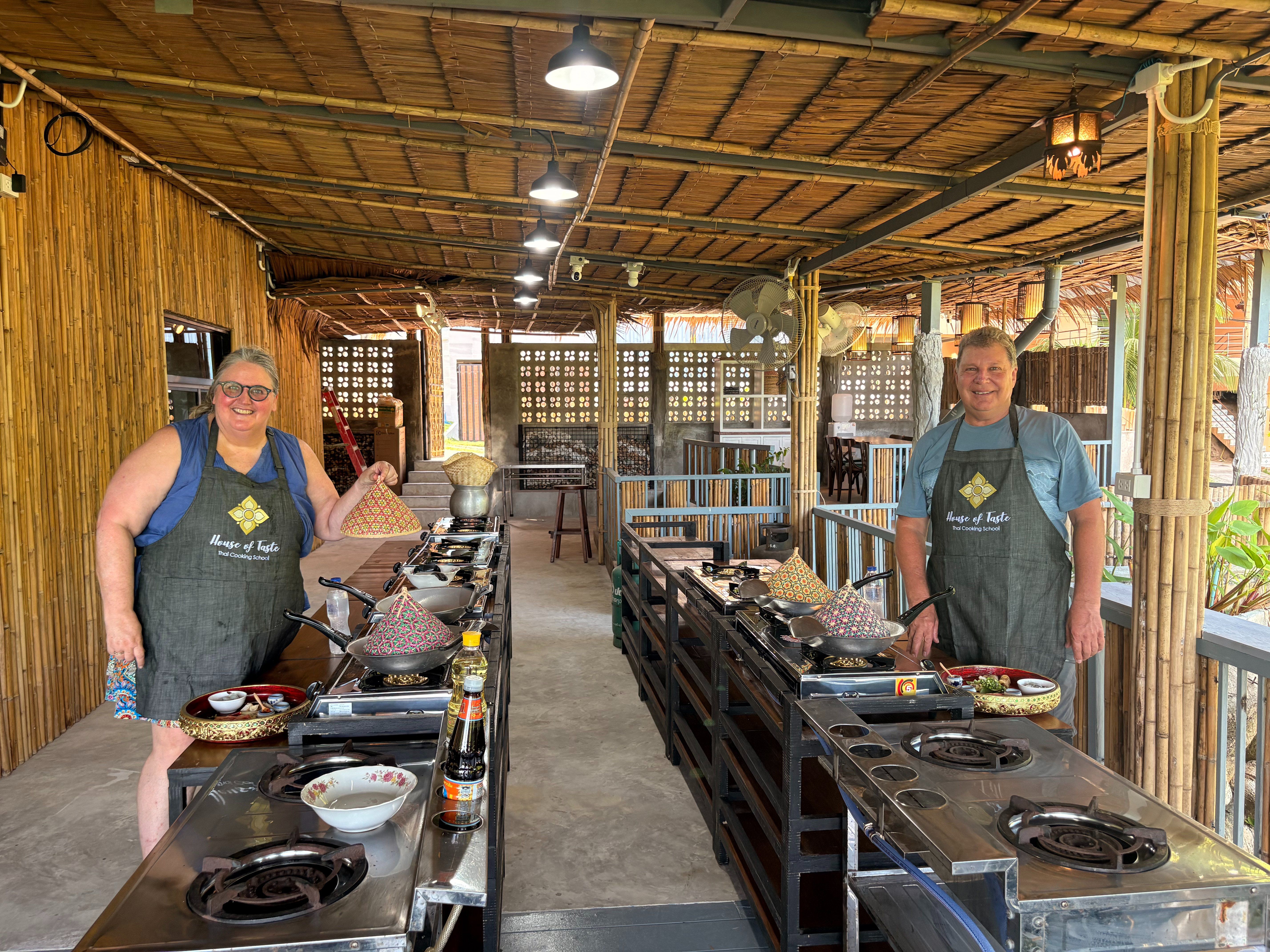 Aula prática de culinária tailandesa e visita ao mercado em Phuket
