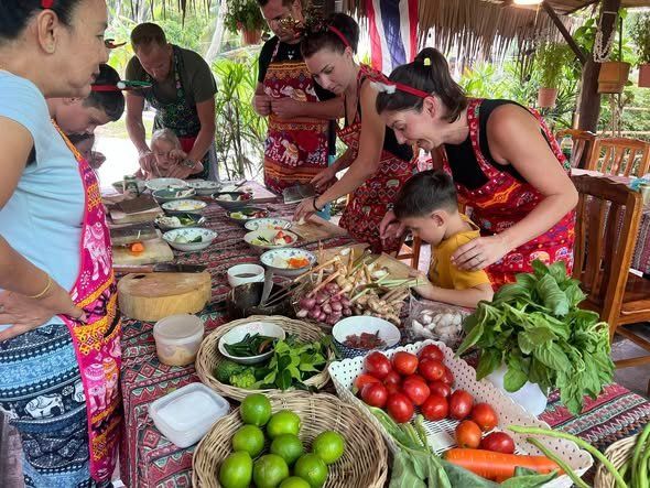Hands-On Thai Cooking Experience in Koh Phangan