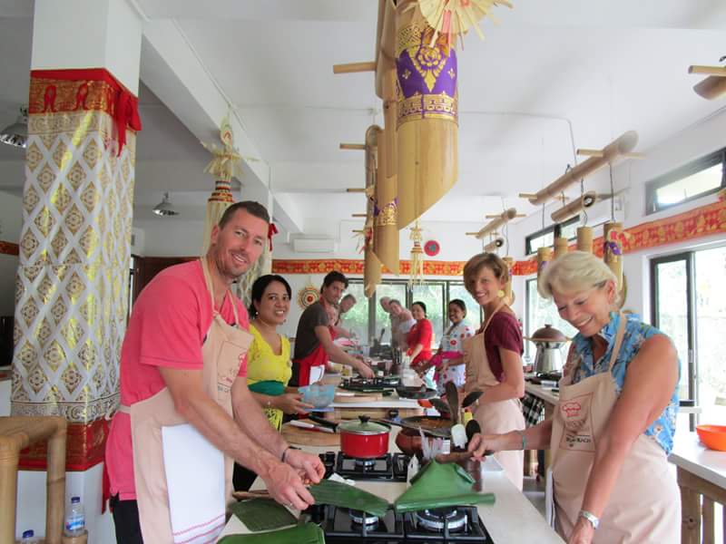 Hands-on Traditional Morning Cooking Class with Market Tour