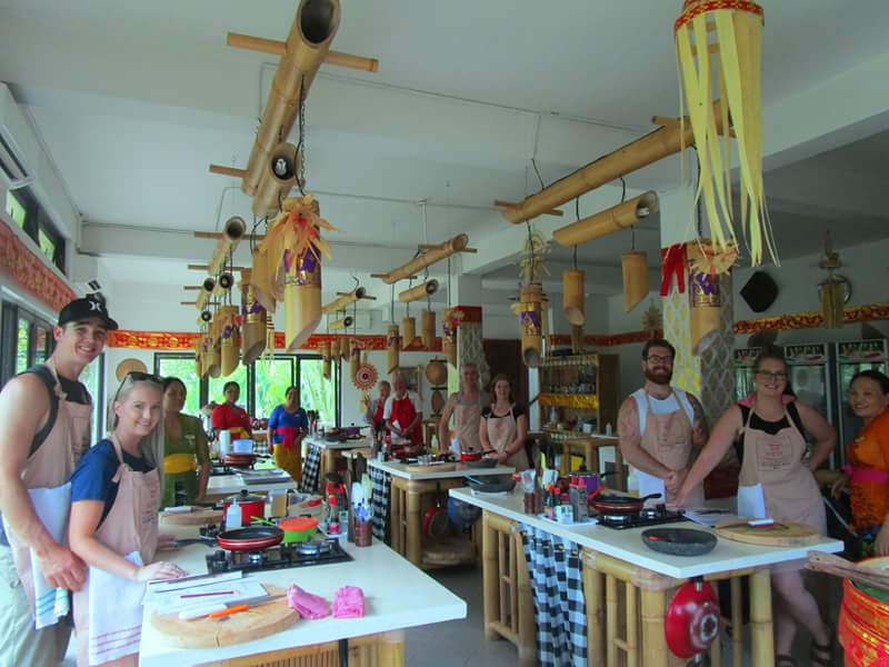 Hands-on Traditional Morning Cooking Class with Market Tour