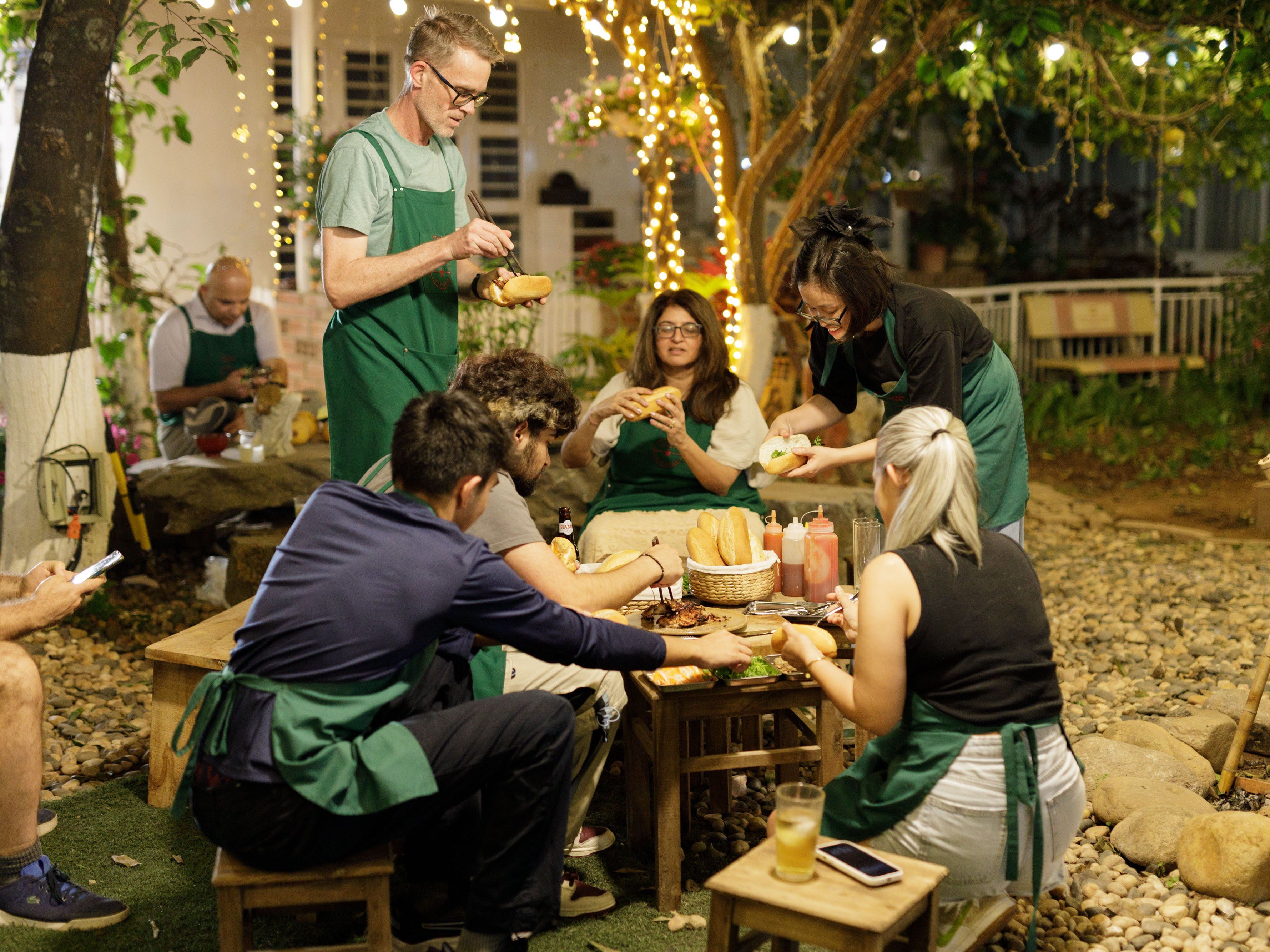 Hanoi Garden Banh Mi Kurs: Teig, Baguette & gegrillte Schweinespieße