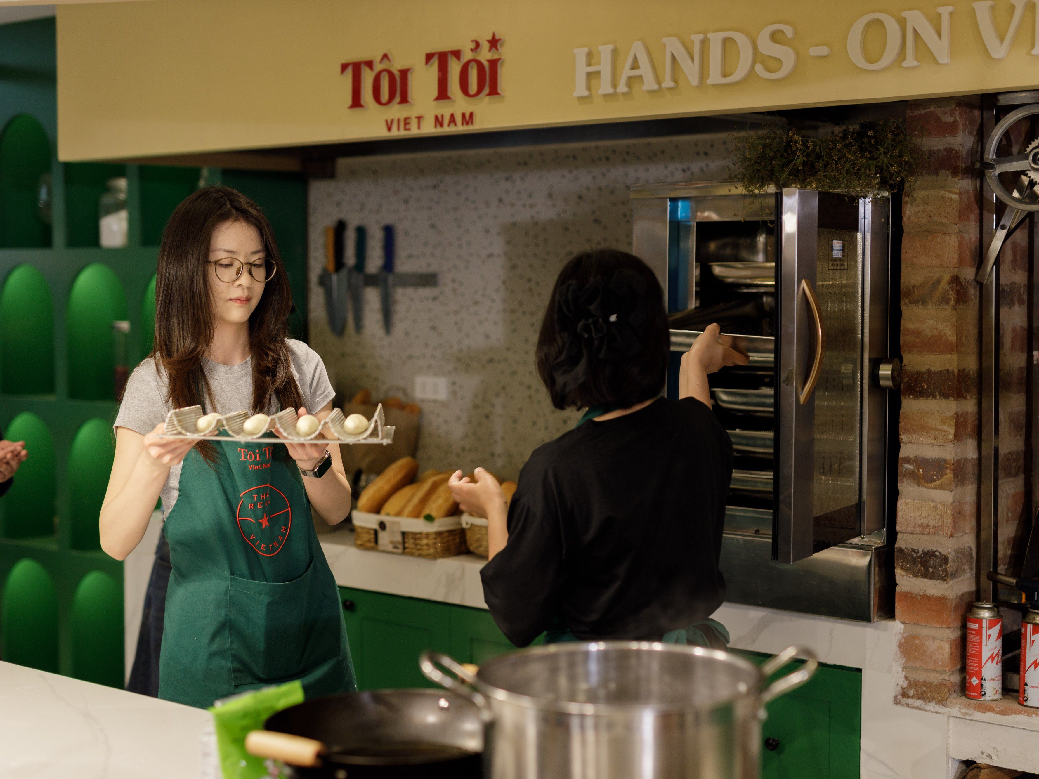 Hanoi Garden Banh Mi Kurs: Teig, Baguette & gegrillte Schweinespieße