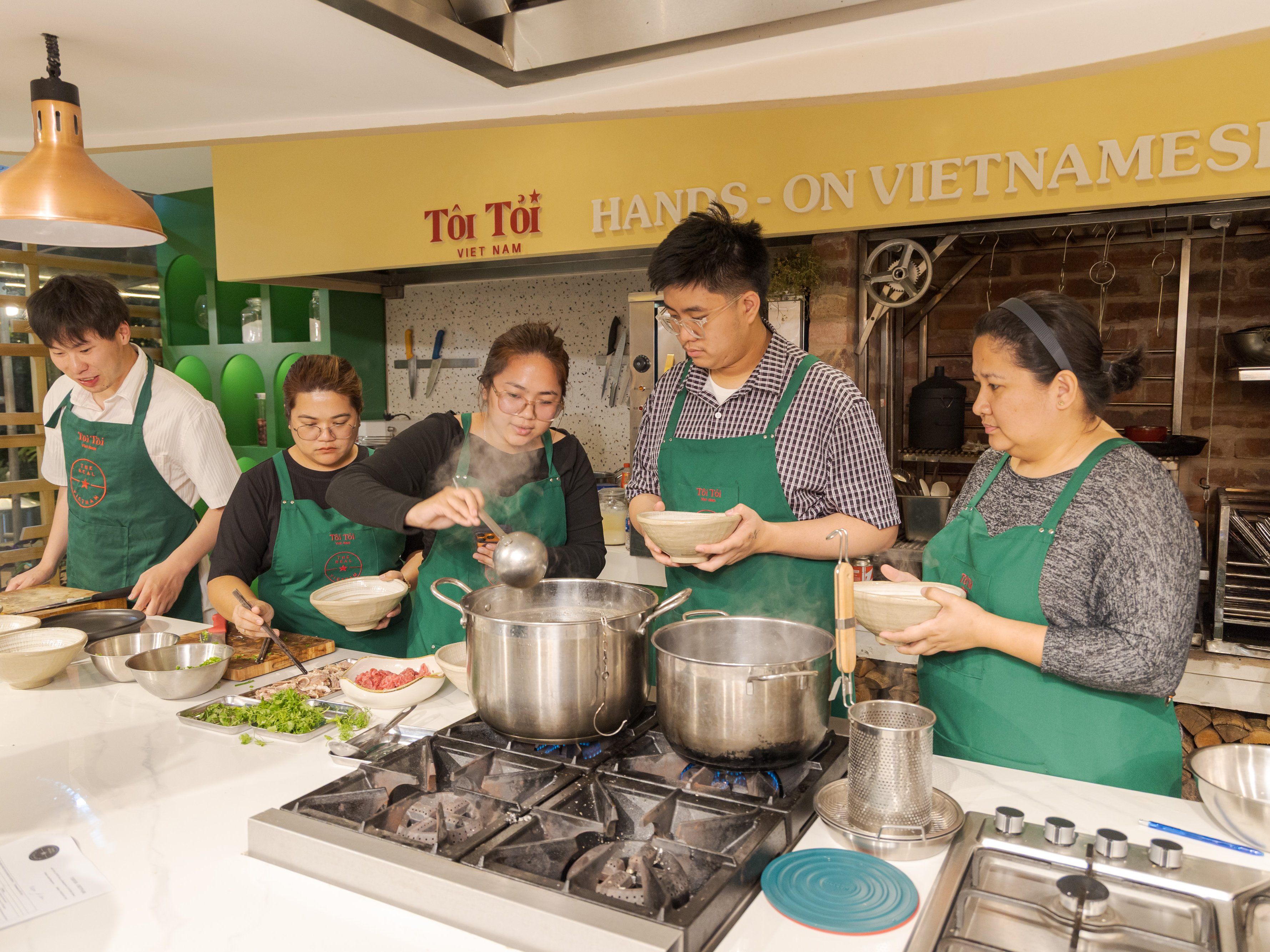 Hanoi Garden Cooking Class & Market Tour: Pho, Bun Cha & Banh Xeo