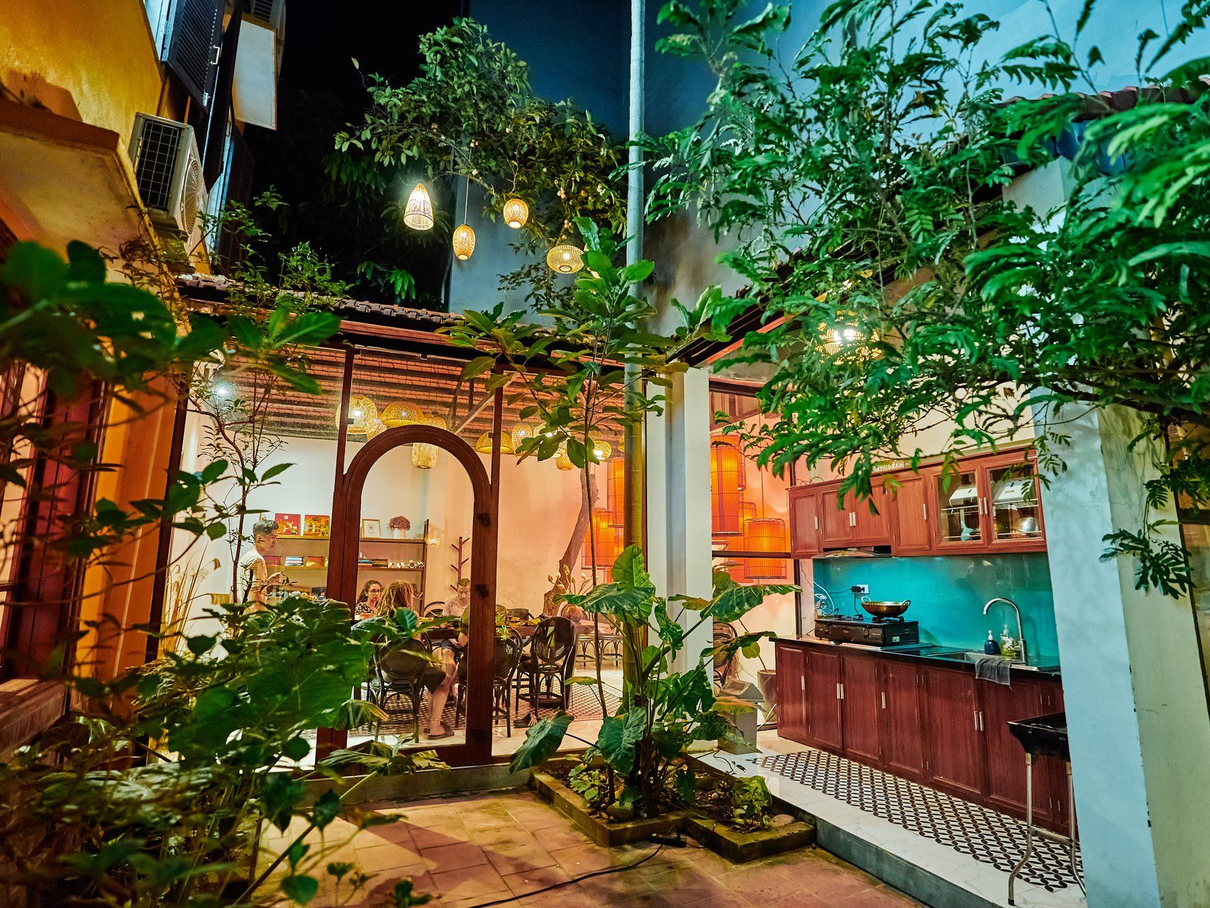 Hanoi Cooking Class: Cha Ca, Spring Rolls and Free Specialty Coffee Treat