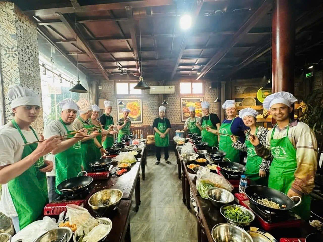 Hanoi Daily Cooking Class with Professional Chef