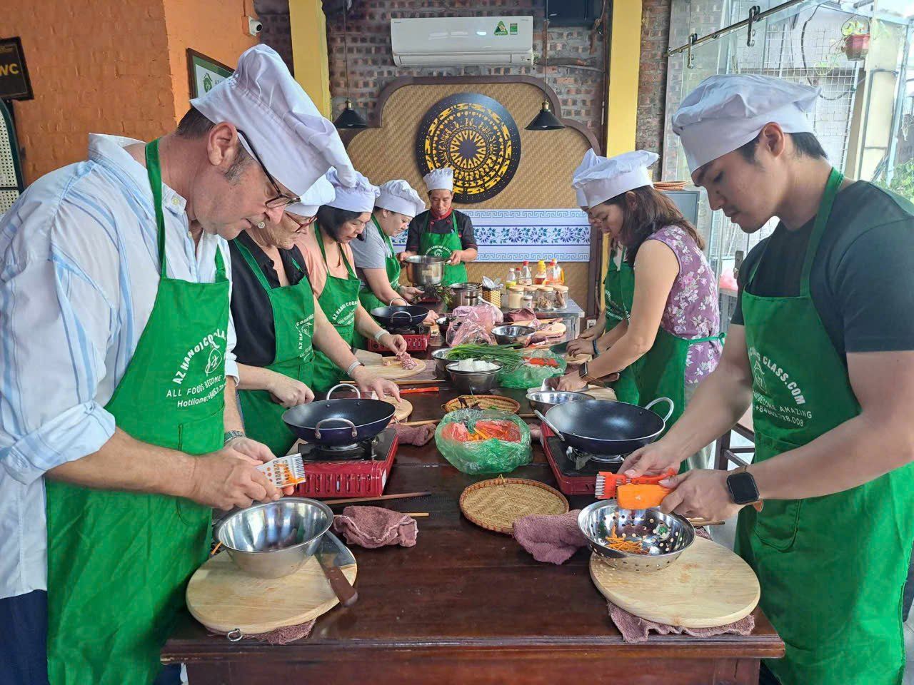 Hanoi Daily Cooking Class with Professional Chef