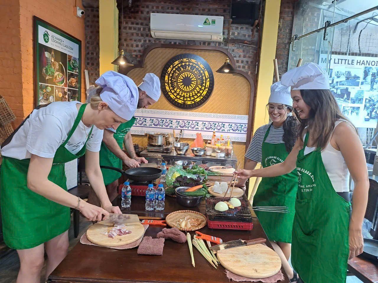 Hanoi Daily Cooking Class with Professional Chef