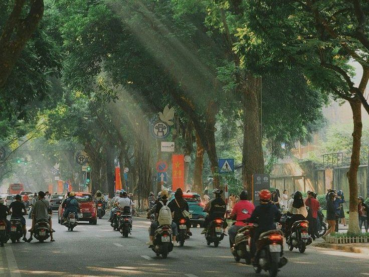 Hanoi by Night: Food, Culture and Flag Ceremony Experience