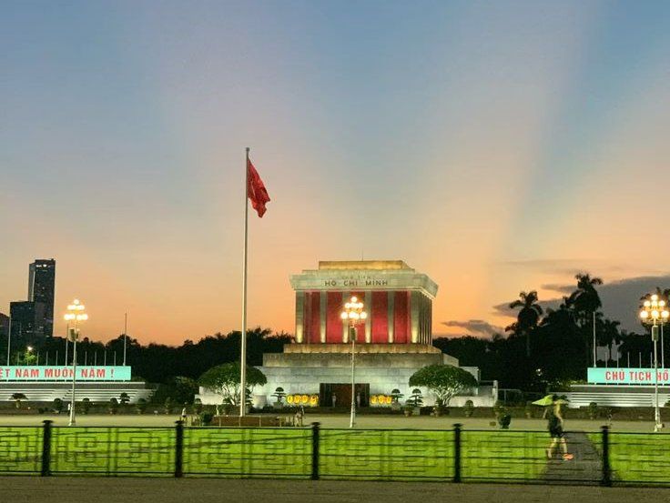 Hanoi by Night: Food, Culture and Flag Ceremony Experience