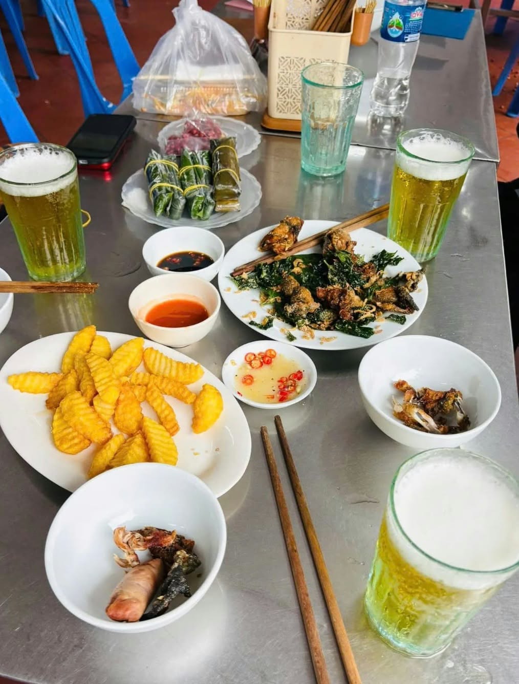 Hanoi Private Street Food Experience with 10 Local Tastings & Drinks