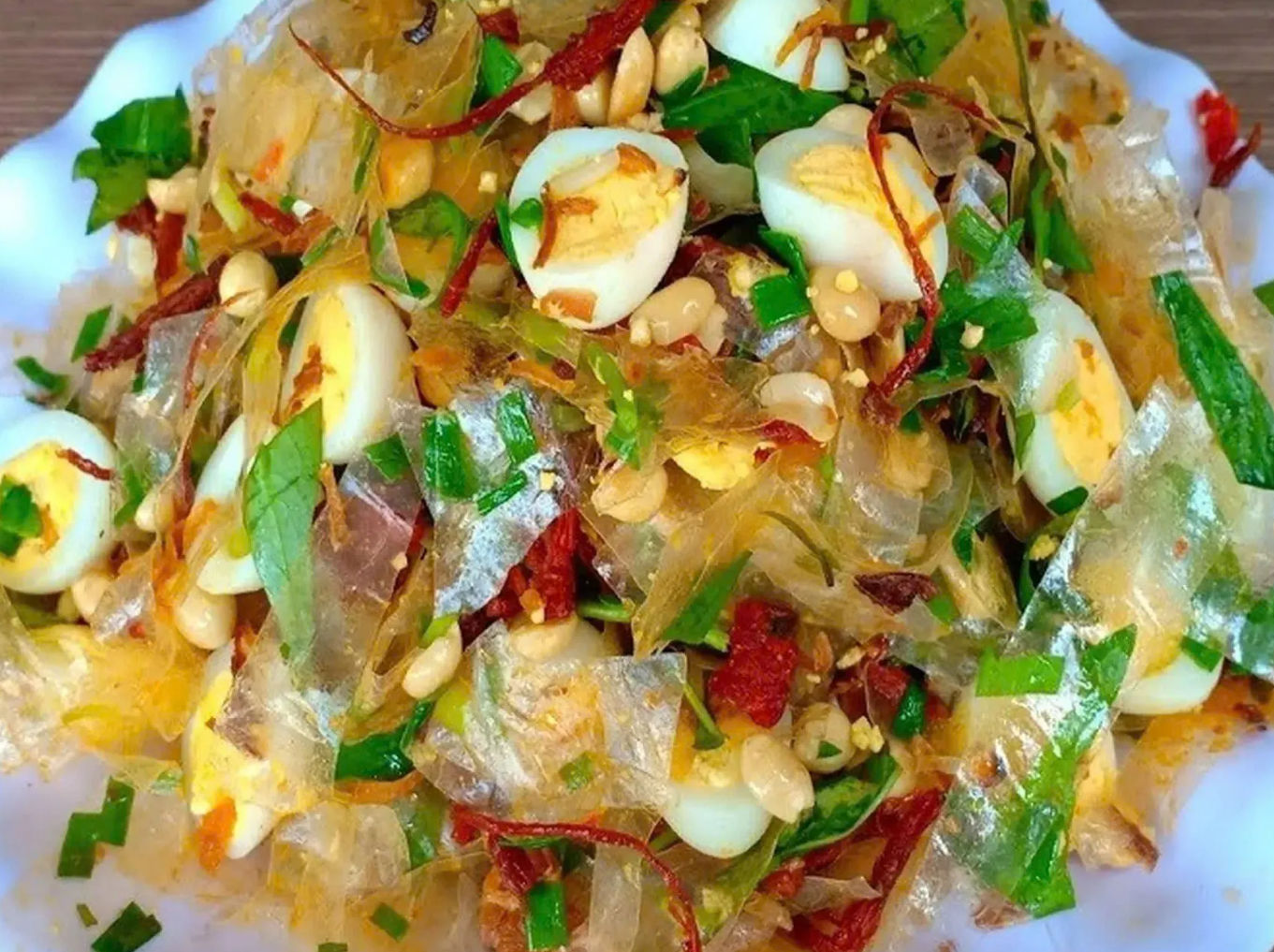 Hanoi Private Street Food Experience with 10 Local Tastings & Drinks