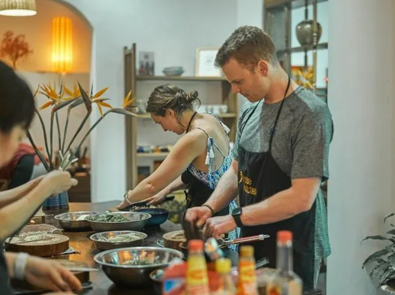 Hanoi Vegan Cooking Experience: Garden Green Villa, Market Tour & Cultural Tales
