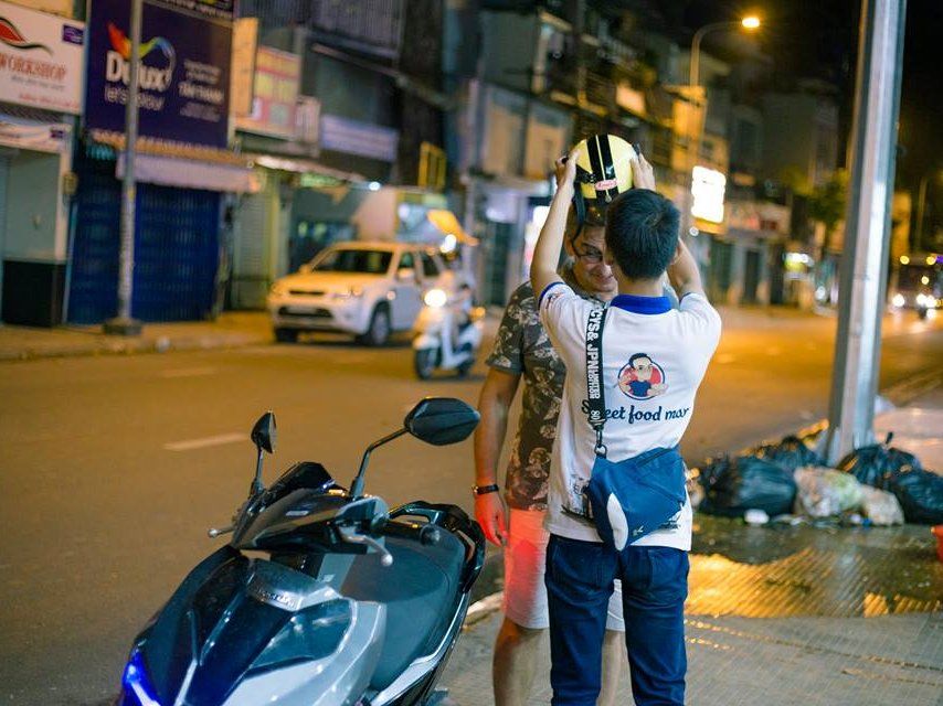 Visite gastronomique privée en moto de nuit