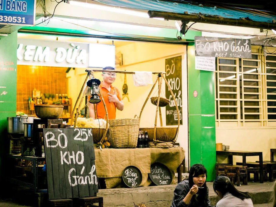 Visite gastronomique privée en moto de nuit