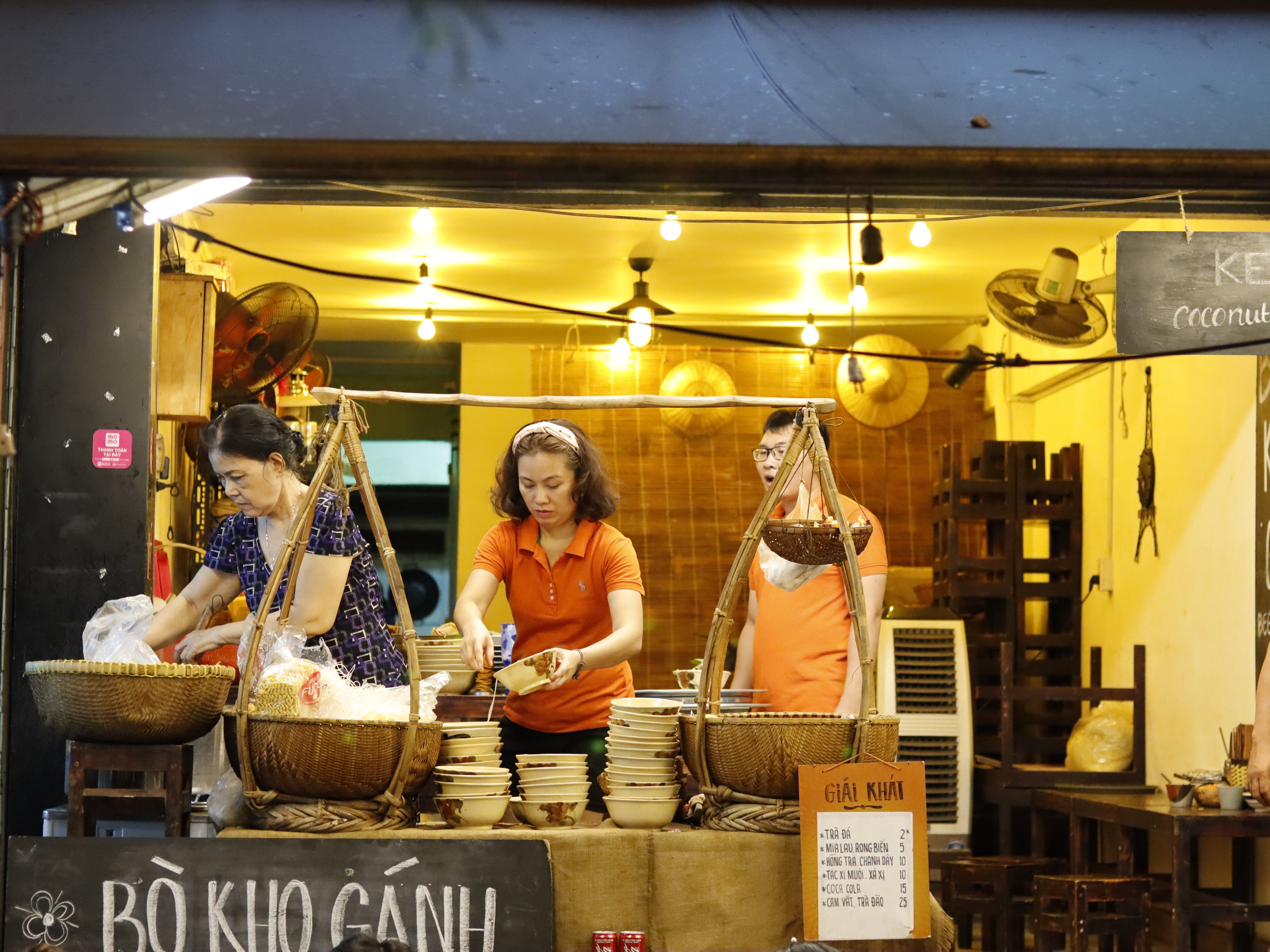 Visite gastronomique privée en moto de nuit