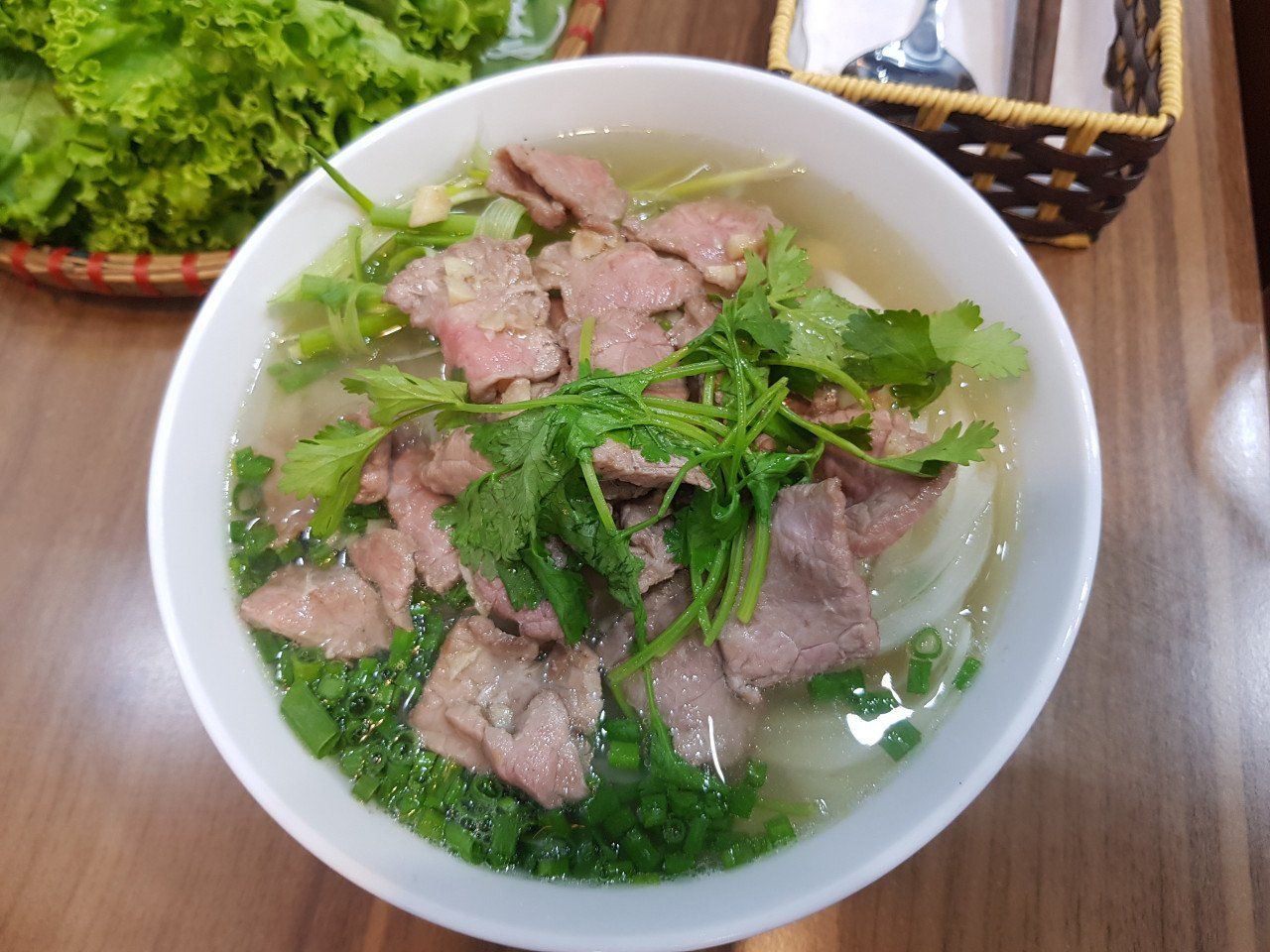 Hoang's Cooking Class with Local Market Tour