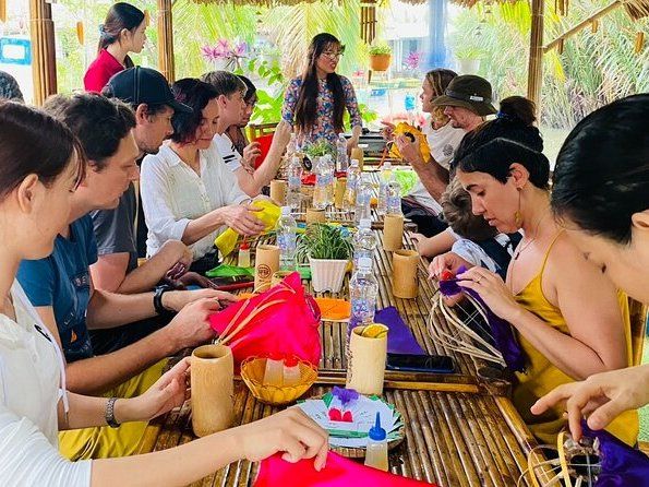 Local Market, Basket Boat and Lantern-Making Experience with Culinary Class in Hoi An