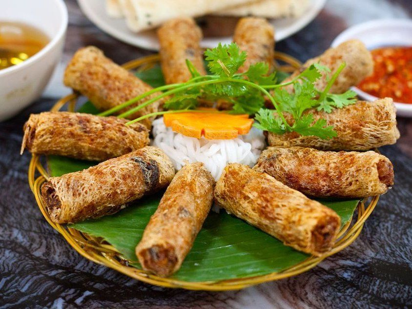 Hoi An Night Tour (Includes Home-Cooked Meal, Boat Trip and Foot Massage)