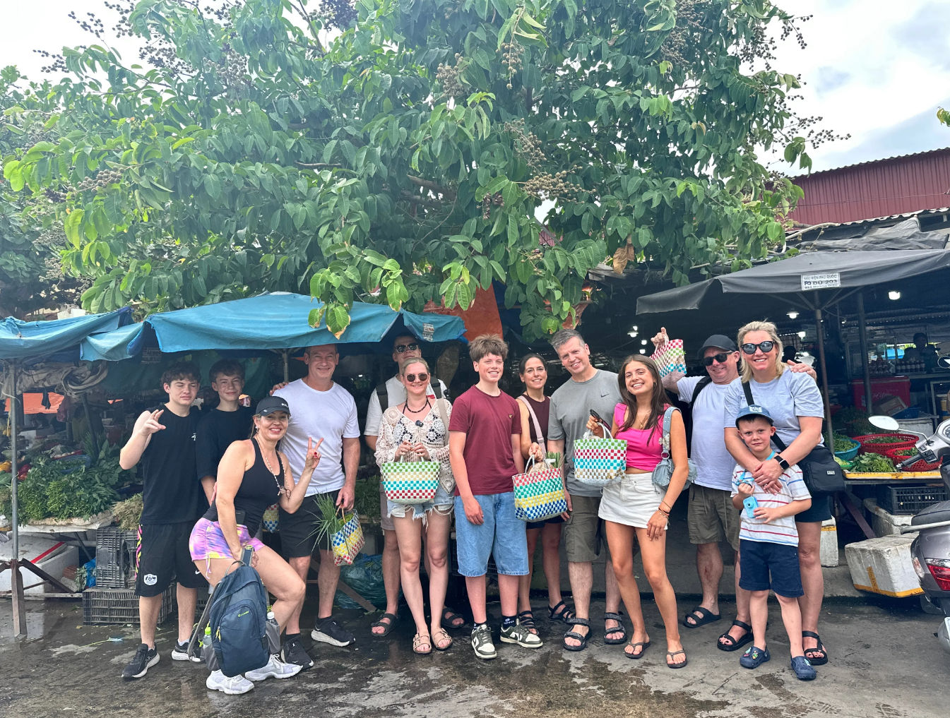Hoi An Riverside Cooking Class with Market Tour, Basket Boat & Fishing
