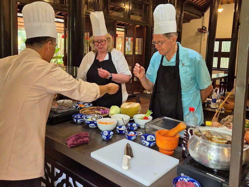 Hoi An Vespa Culinary Journey – Market Tour, Village Visit & Cooking Class