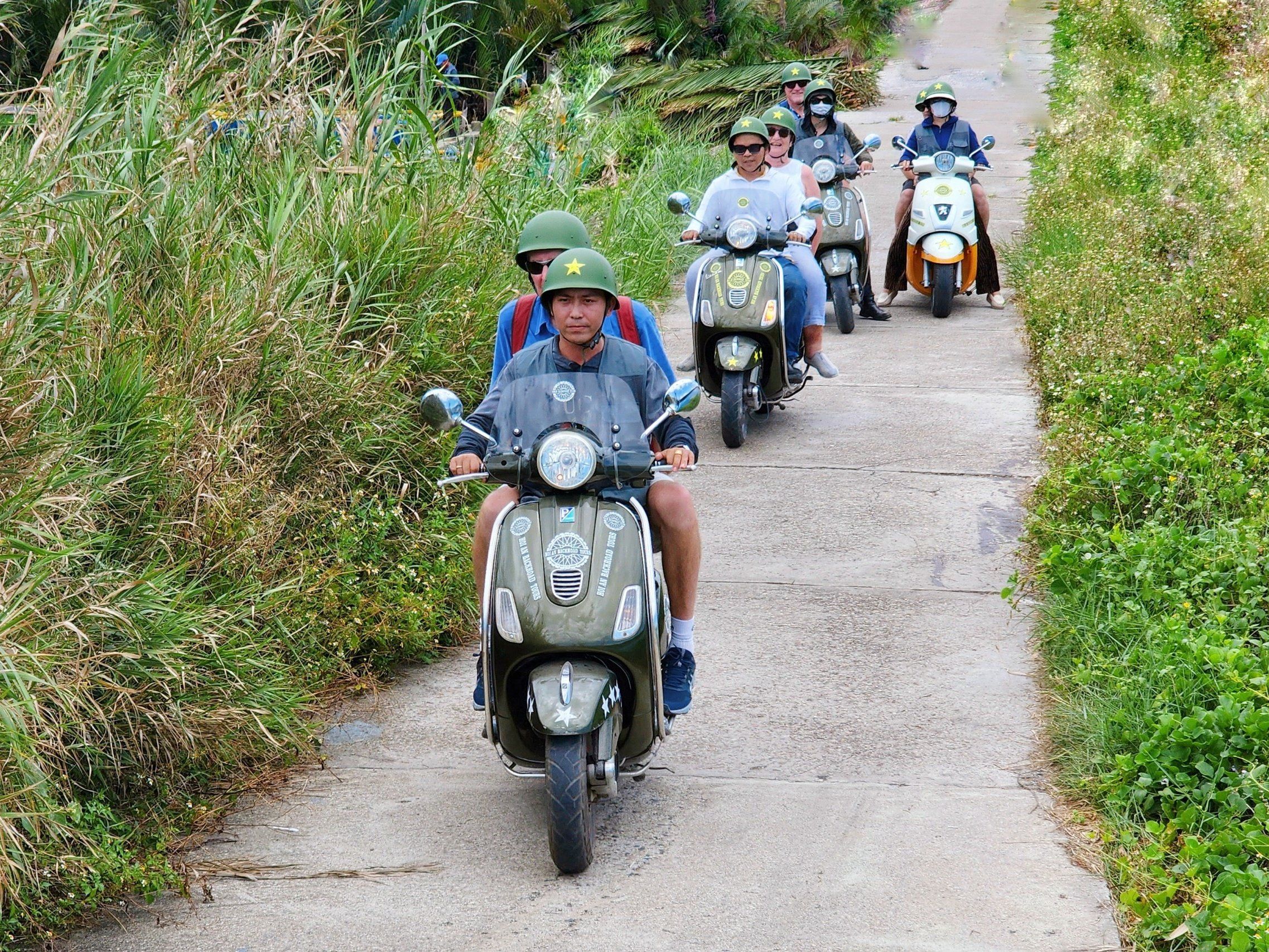 Hoi An Vespa Culinary Journey – Market Tour, Village Visit & Cooking Class