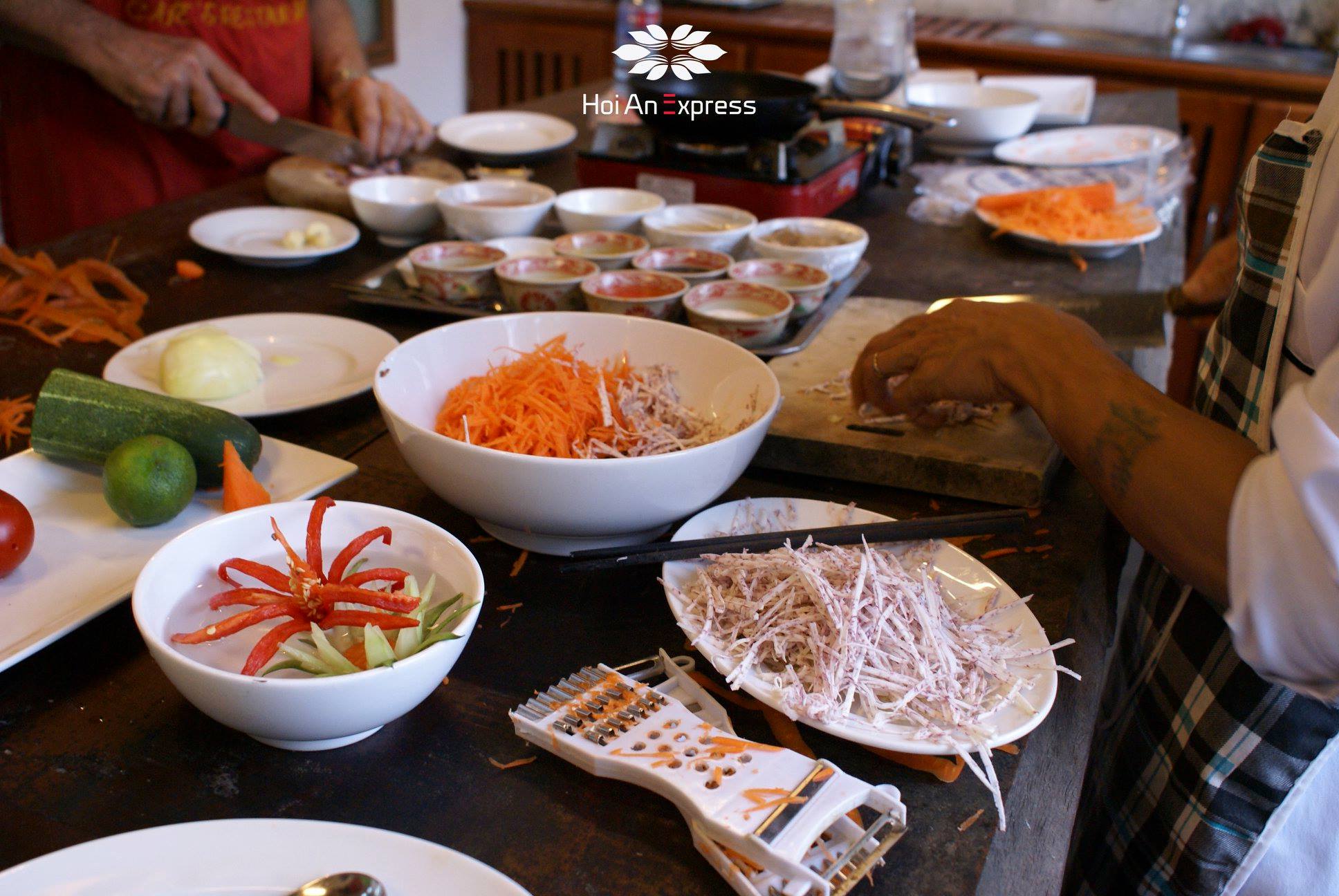 Vietnam Home Cooking Expert with Authentic Markets Experiences