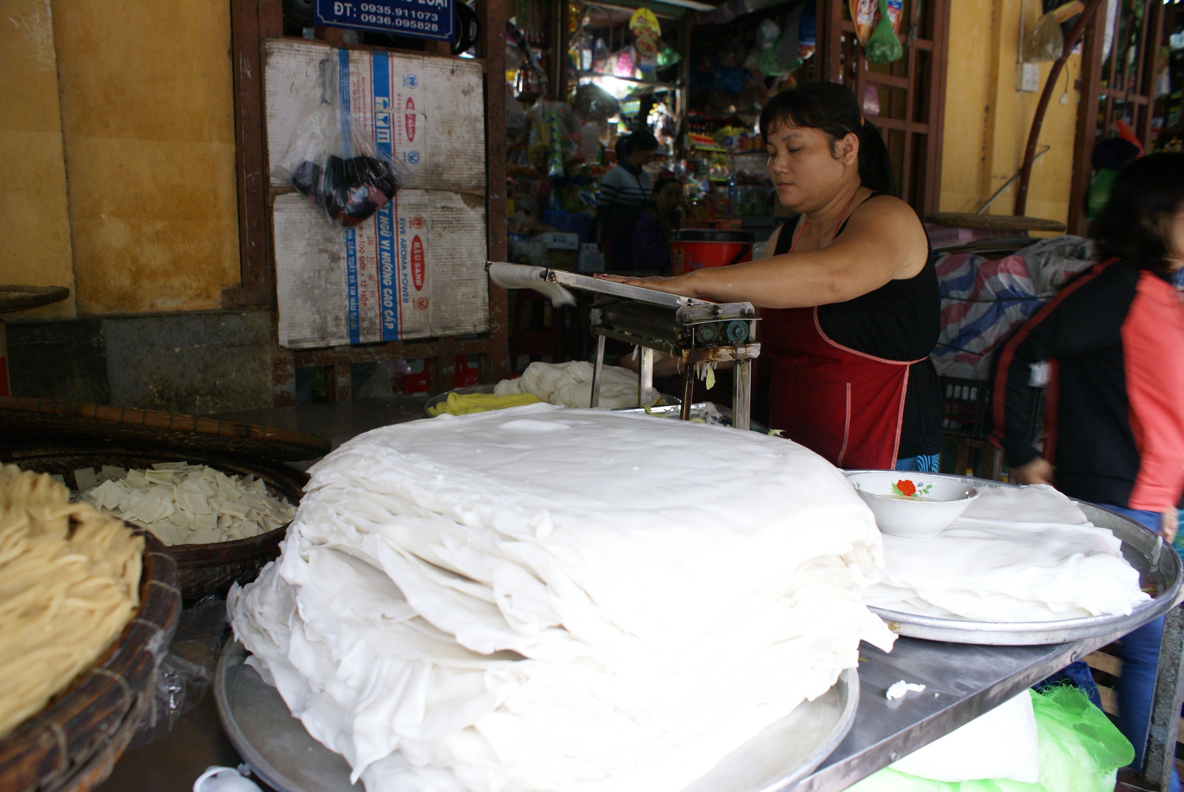 Cuisine vietnamienne maison avec un expert, visite du marché et excursion en bateau sur la rivière Hoai.