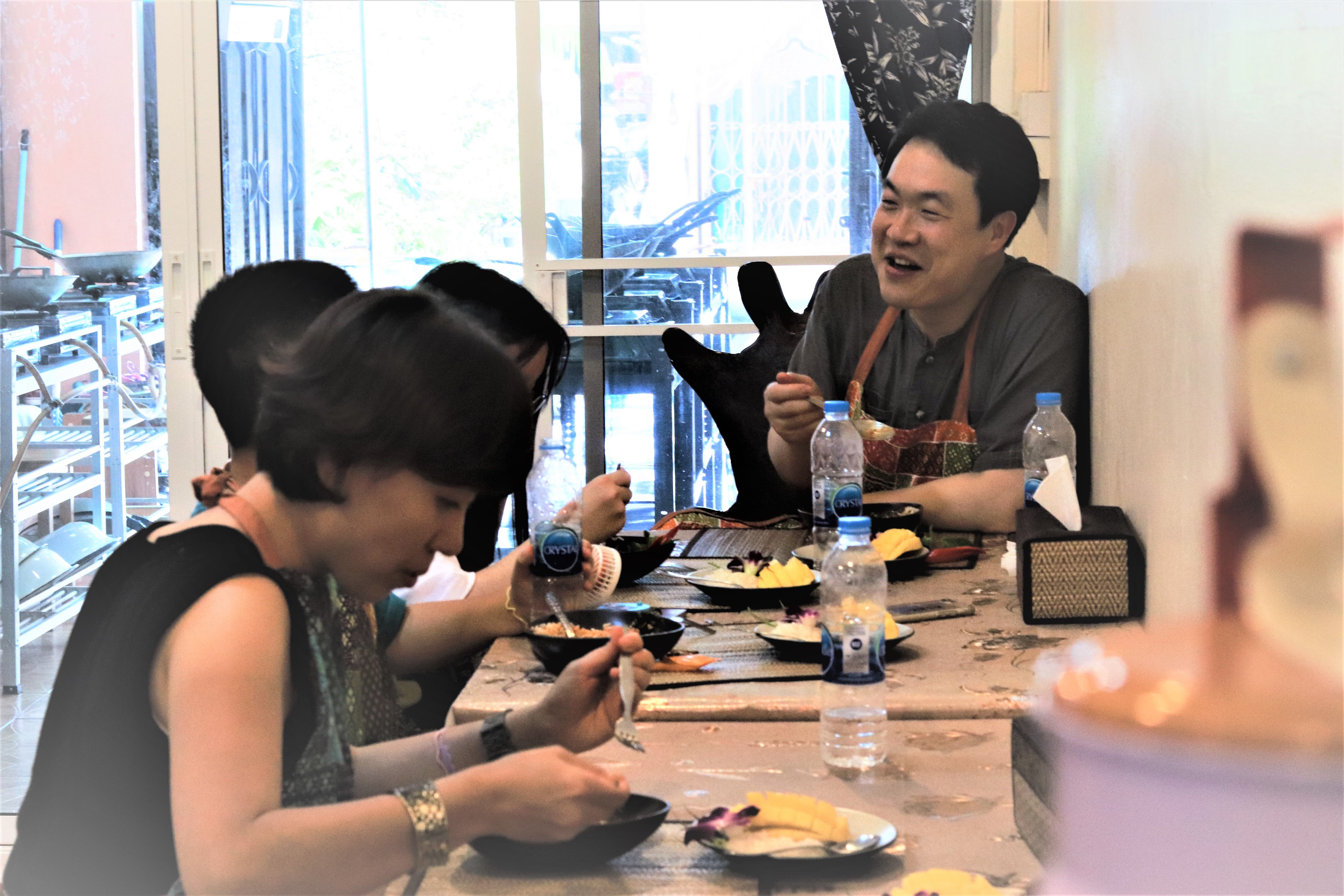 Fresh Market Tour & Authentic Thai Lunch Cooking with Passionate Chef