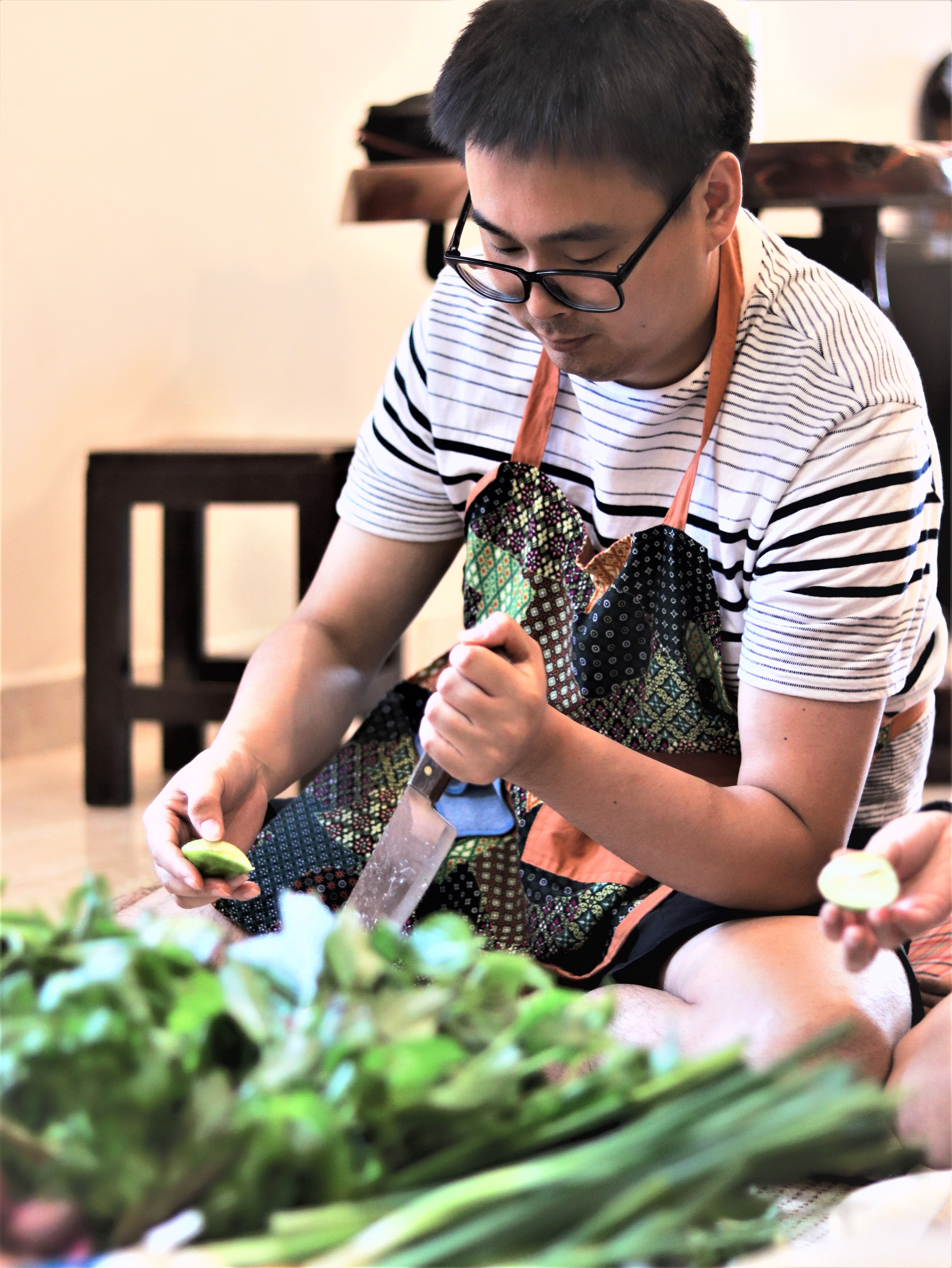 Fresh Market Tour & Authentic Thai Lunch Cooking with Passionate Chef