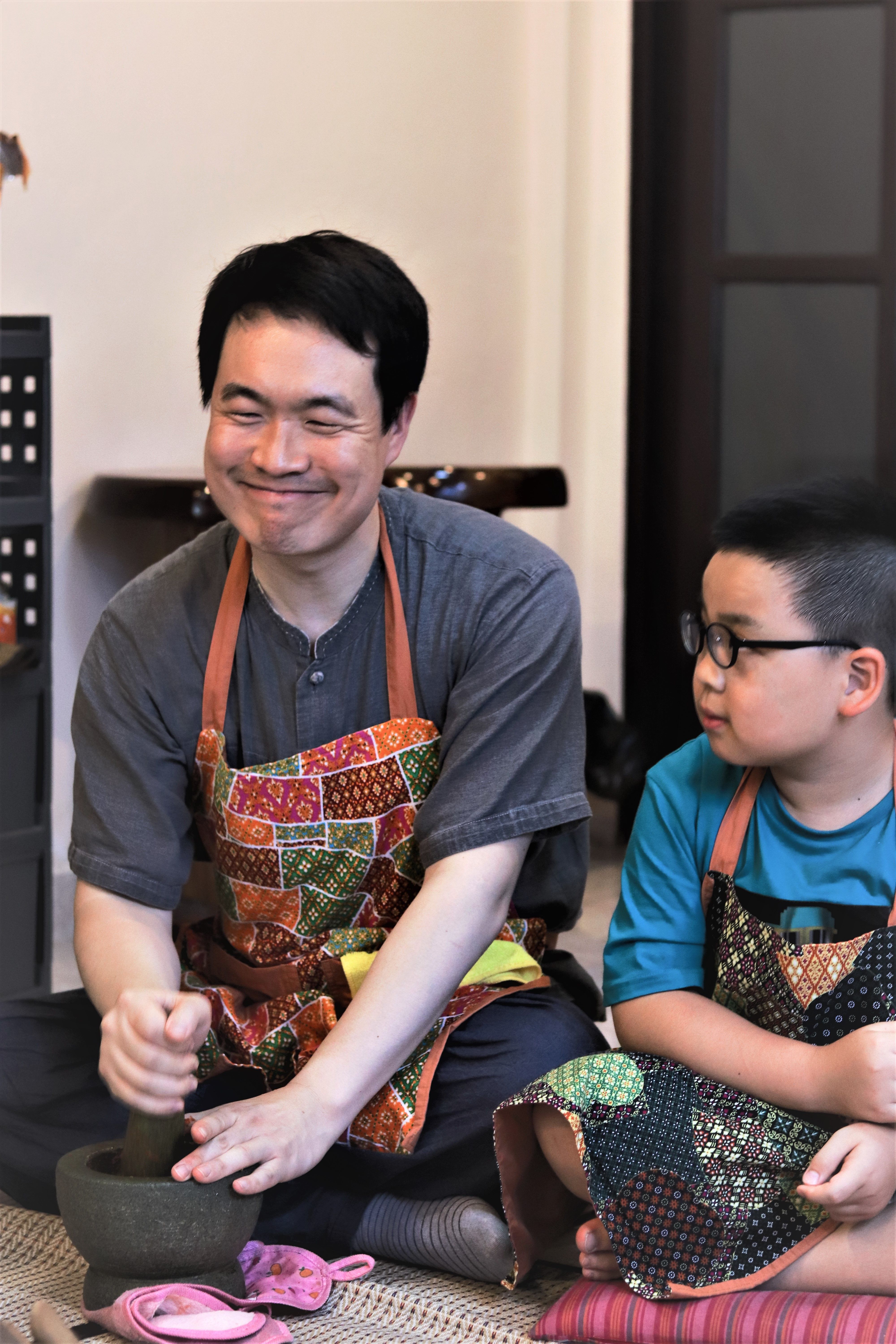 Fresh Market Tour & Authentic Thai Lunch Cooking with Passionate Chef