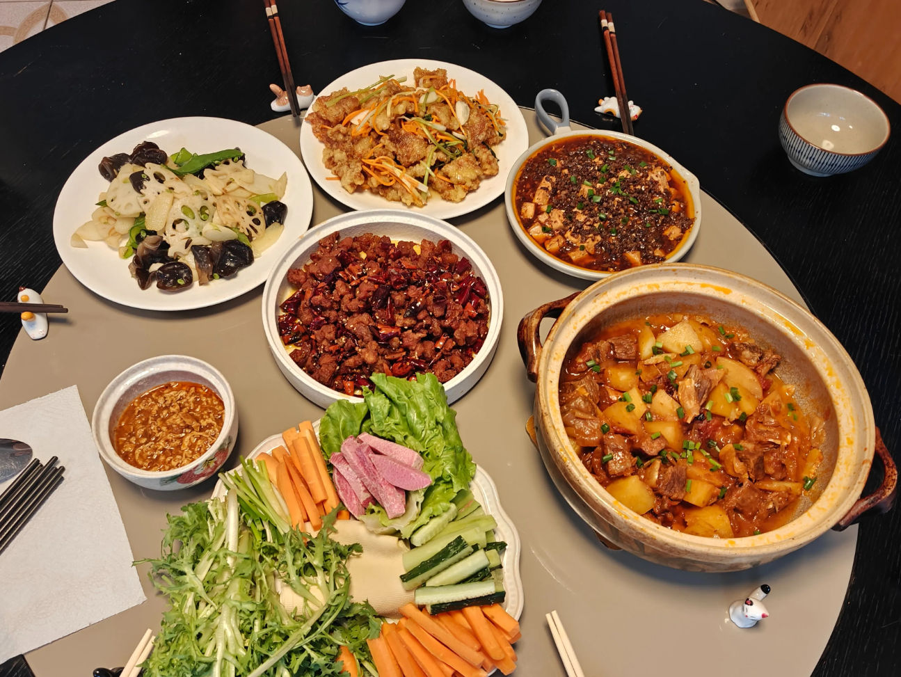 Home Dining: Sichuan & Northeast Chinese Dinner in a Local Chengdu Apartment