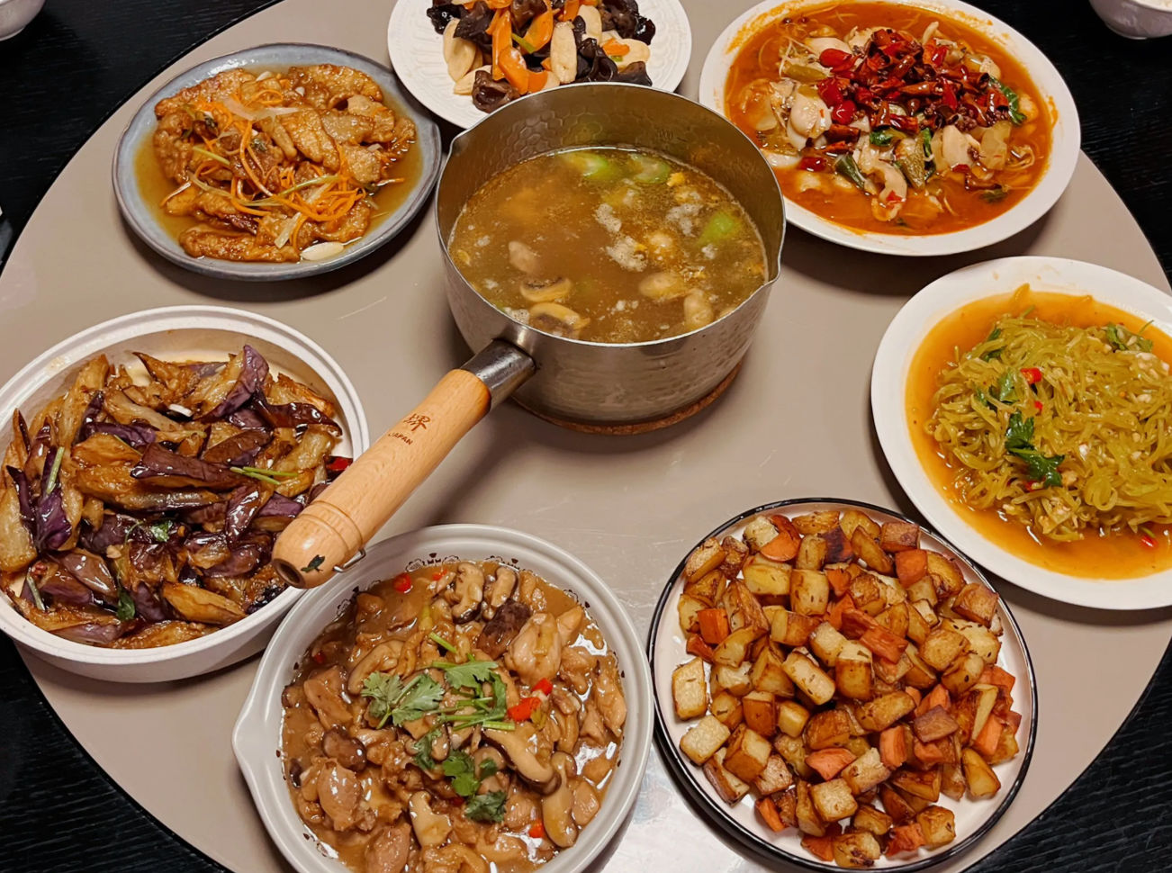 Home Dining: Sichuan & Northeast Chinese Dinner in a Local Chengdu Apartment