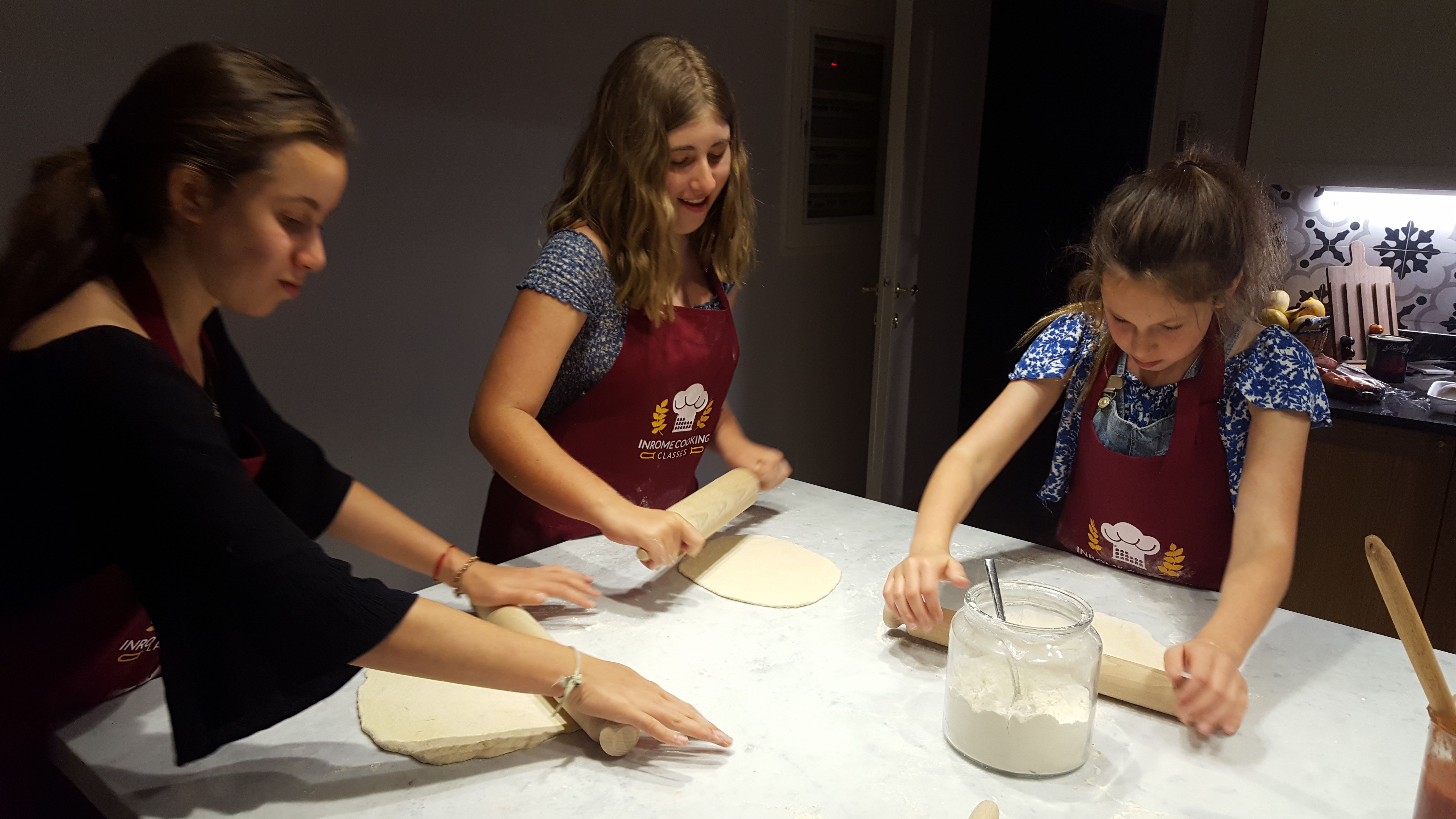 Traditional Pizza and Gelato Making Class in Rome near Piazza Navona